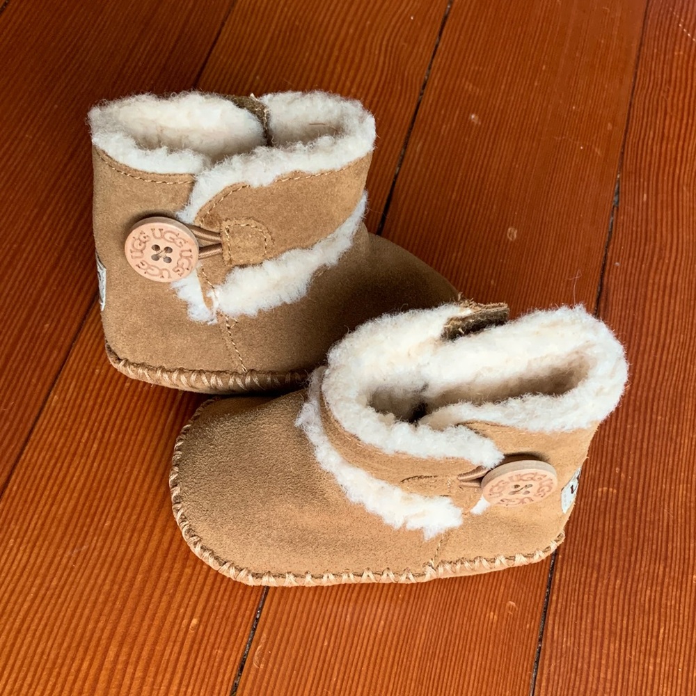 UGG Baby Chestnut Sheepskin Booties size 1 NWOT